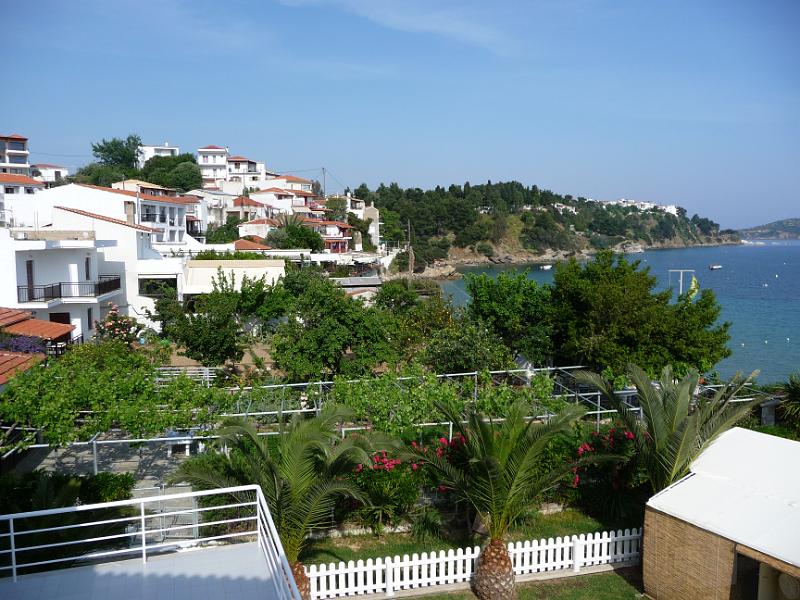 P1000461.JPG -   Blick vom Hotel in Skiathos  