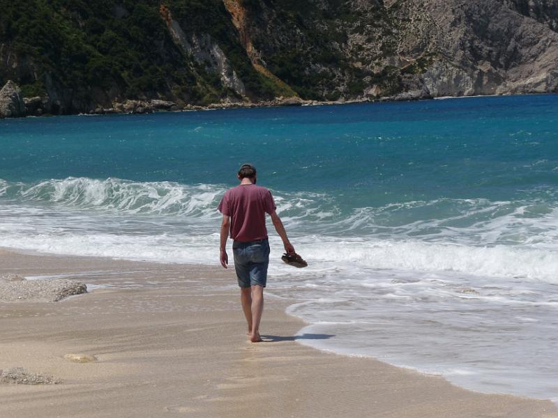 P1010047.JPG -   Die Petrani Bucht: Zum Baden zu kalt, aber dafr kann die Bucht nichts  