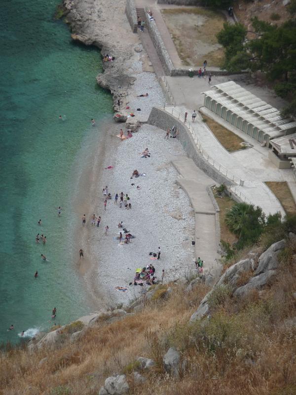 P1010743.JPG -   Nafplio: Blick von der Burg auf das rtliche Freibad  